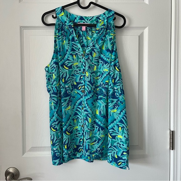 Lilly Pulitzer Tops - NWOT Lilly Pulitzer Silk Button Down Tank Top size Large in Blue Floral
